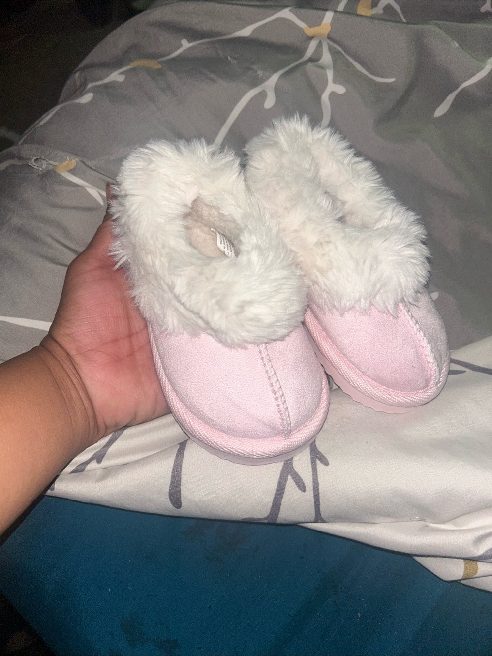 🌼2 for $5🌼 wonder nation Pink Faux Fur Baby Slippers